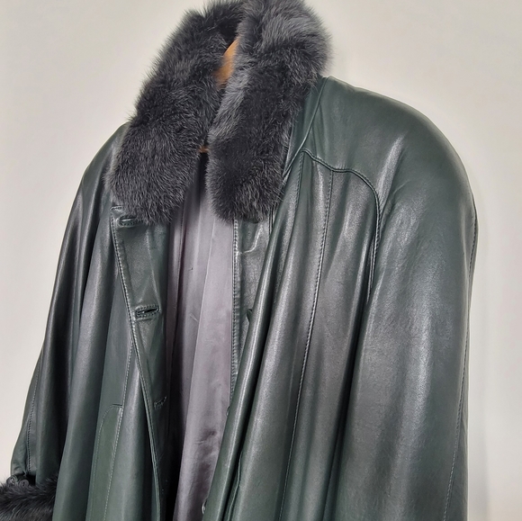 Oversized Green Leather Trench Coat with Fur Trims - Plus Size 14W - Picture 4 of 17
